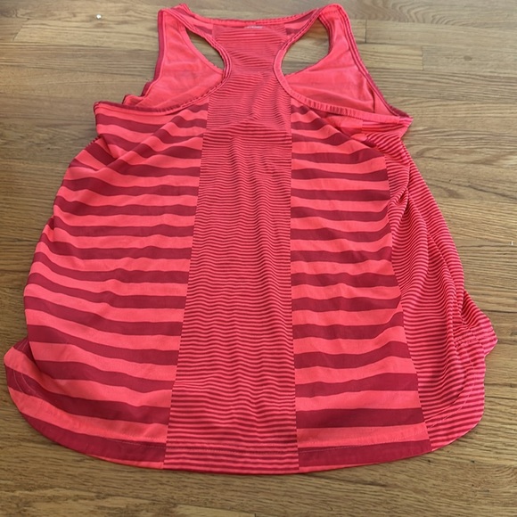 Adidas woman’s Climalite tank top - Picture 9 of 9